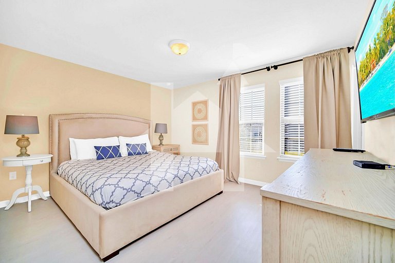 Vacation Home Near Disney, 6 bedrooms