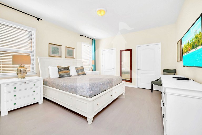 Vacation Home Near Disney, 6 bedrooms