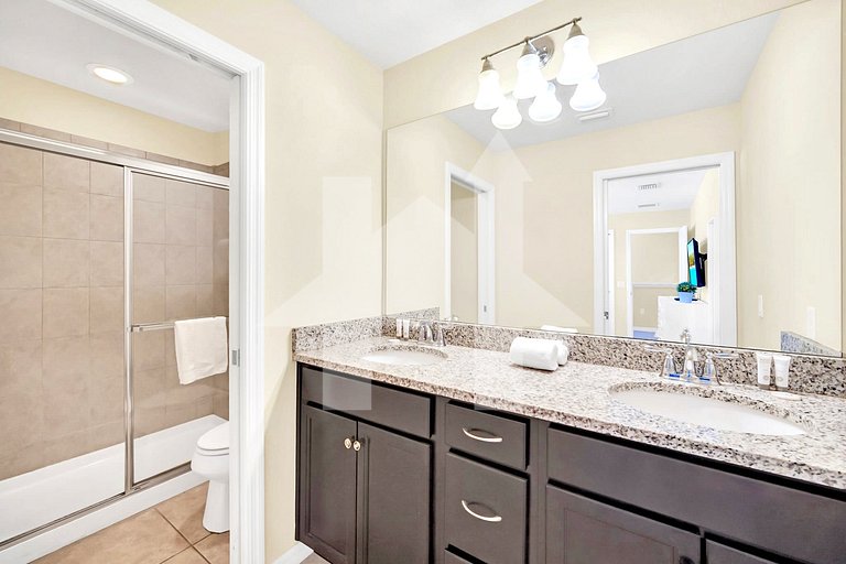 Vacation Home Near Disney, 6 bedrooms