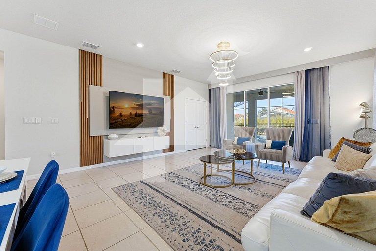 Vacation Home Near Disney, 6 bedrooms