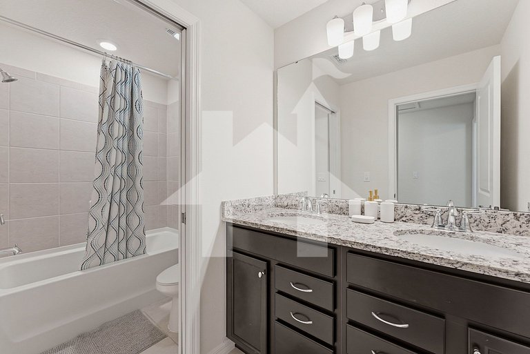 Vacation Home Near Disney, 6 bedrooms