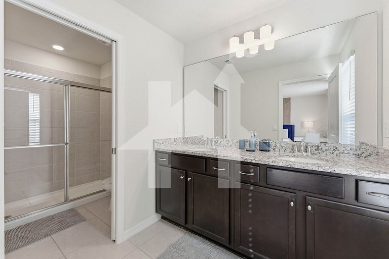 Vacation Home Near Disney, 6 bedrooms