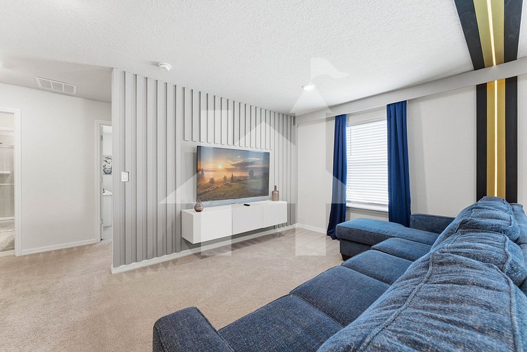 Vacation Home Near Disney, 6 bedrooms