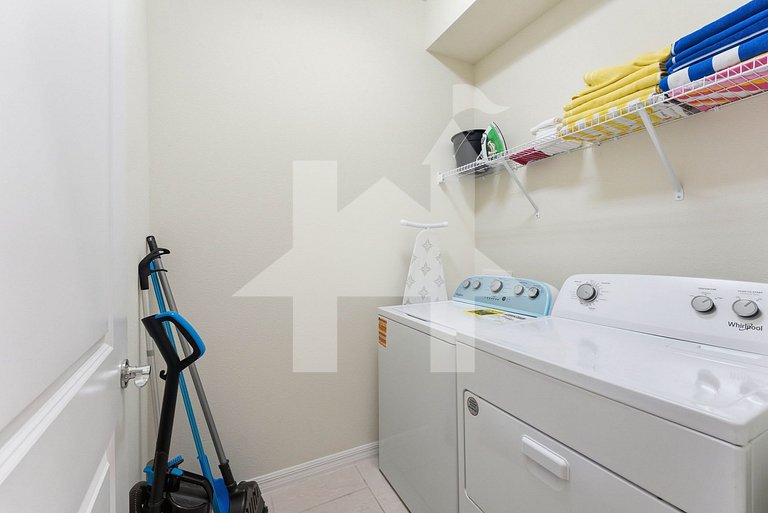 Vacation Home Near Disney, 6 bedrooms