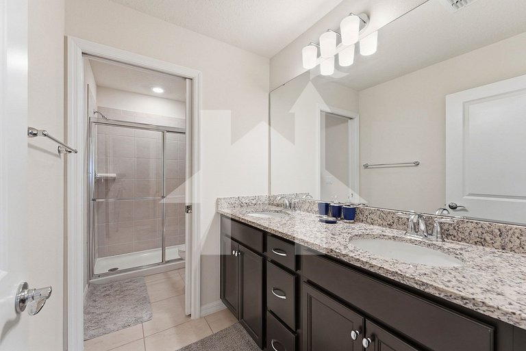 Vacation Home Near Disney, 6 bedrooms