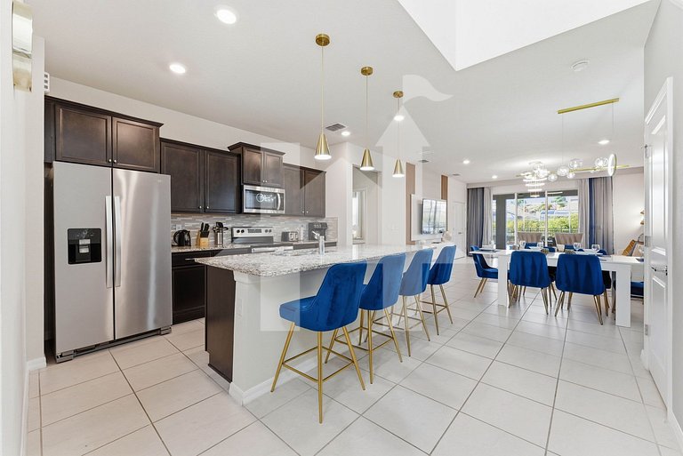 Vacation Home Near Disney, 6 bedrooms