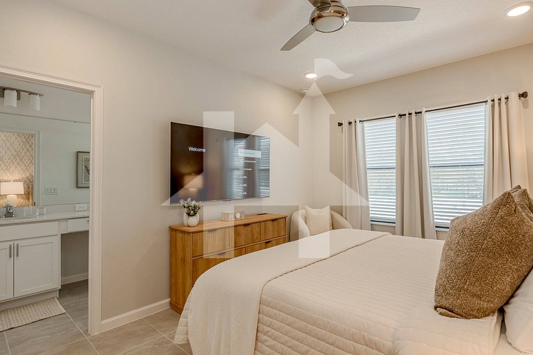 Vacation Home Near Disney, 6 bedrooms