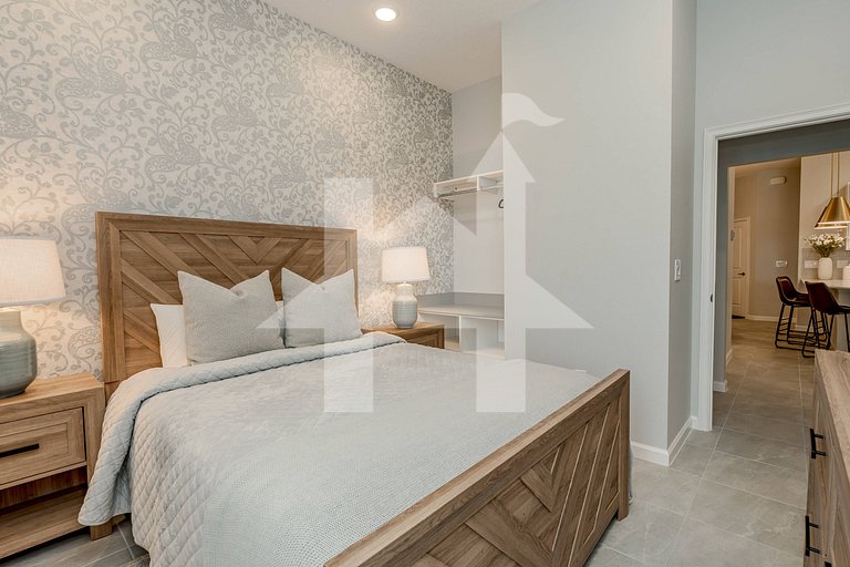 Vacation Home Near Disney, 6 bedrooms