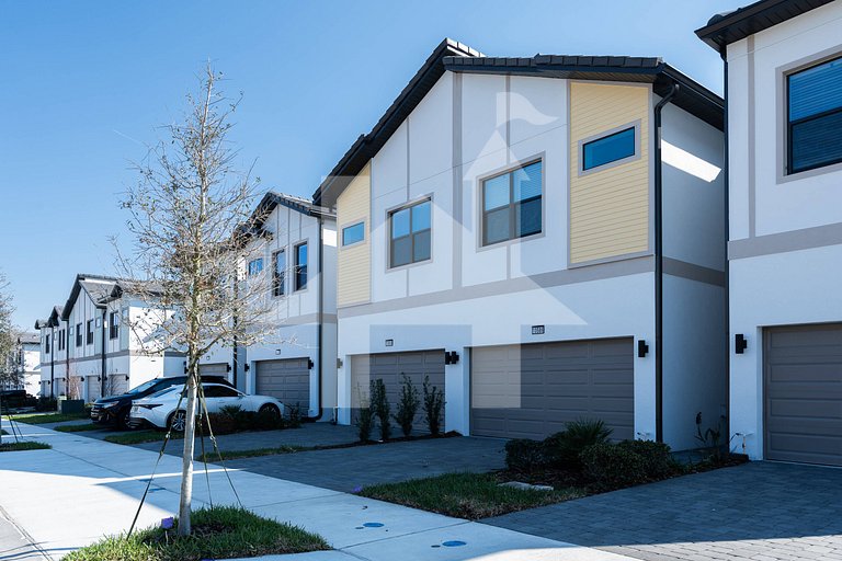 Vacation Home Near Disney, 6 bedrooms