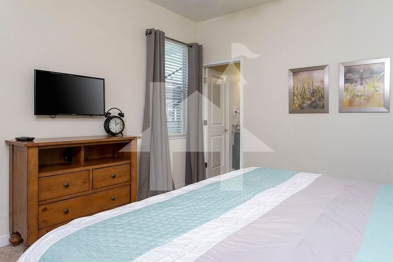 Vacation Home Near Disney, 5 bedrooms