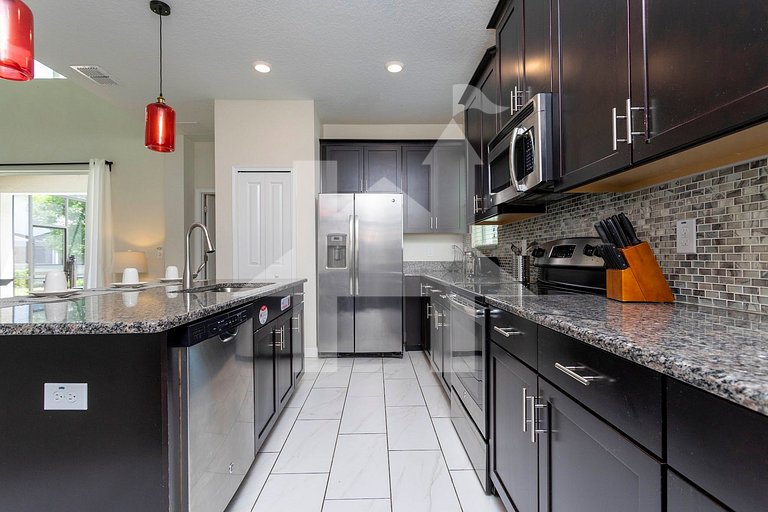 5BR w/ Spa Pool at Storey Lake