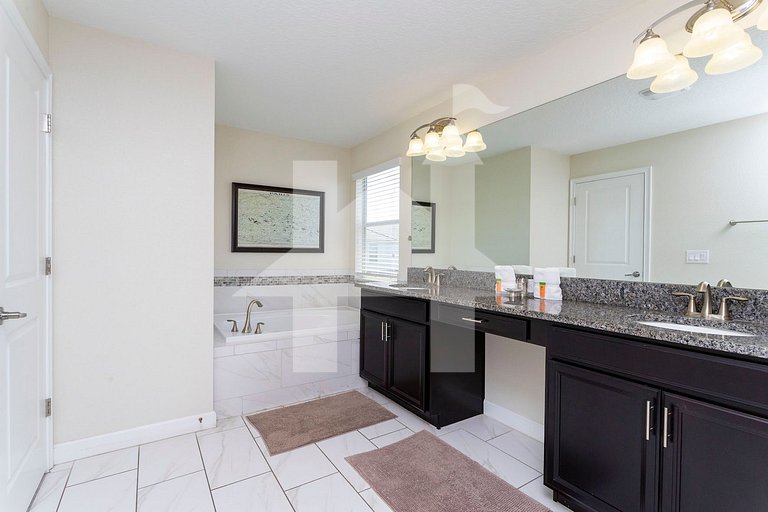 Vacation Home Near Disney, 5 bedrooms