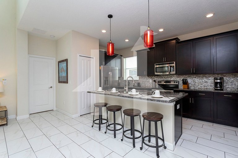 5BR w/ Spa Pool at Storey Lake