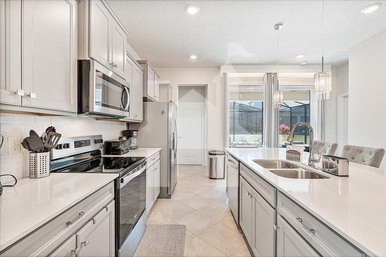 Vacation Home Near Disney, 5 bedrooms