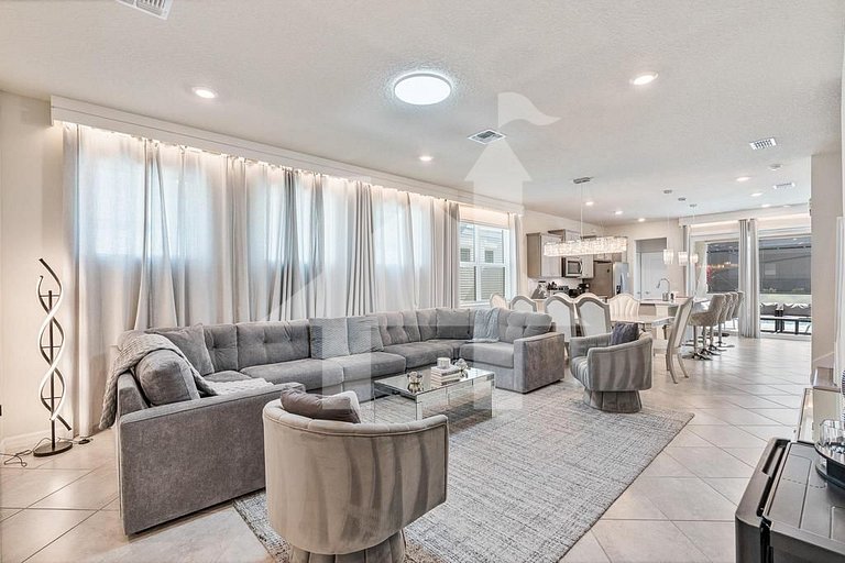 Vacation Home Near Disney, 5 bedrooms