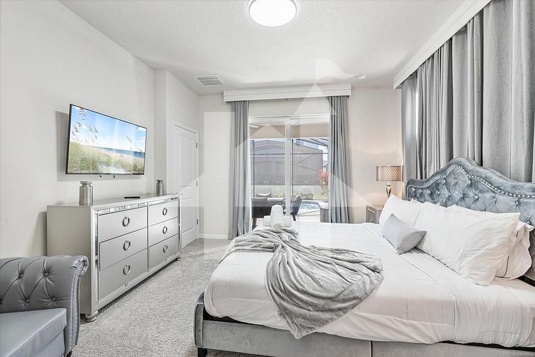 Vacation Home Near Disney, 5 bedrooms