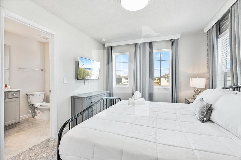 Vacation Home Near Disney, 5 bedrooms