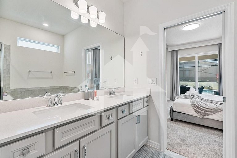 Vacation Home Near Disney, 5 bedrooms