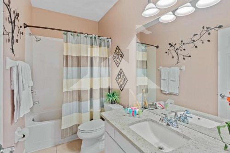 Luxury 3BR Condo at Vista Cay near Universal