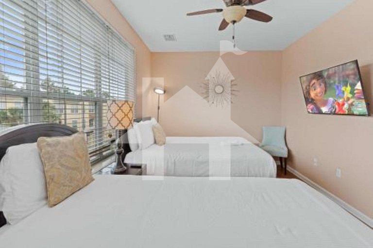 Luxury 3BR Condo at Vista Cay near Universal