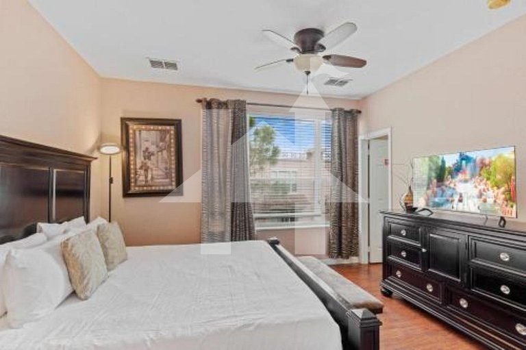 Luxury 3BR Condo at Vista Cay near Universal