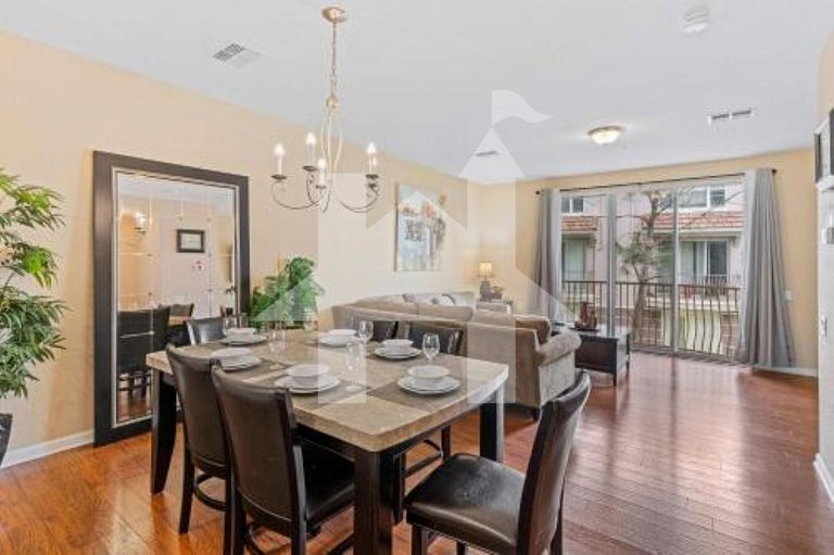 Luxury 3BR Condo at Vista Cay near Universal