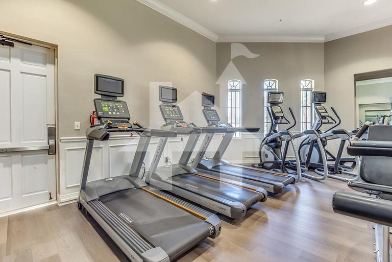 Luxury 3BR Condo at Vista Cay near Universal