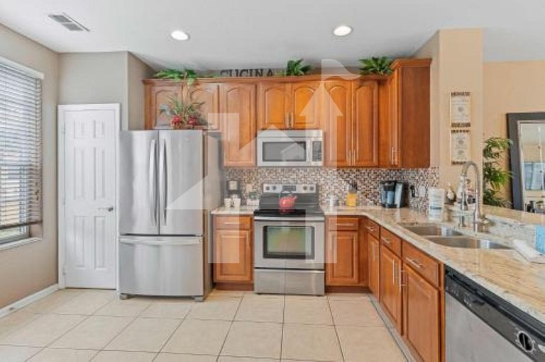 Luxury 3BR Condo at Vista Cay near Universal