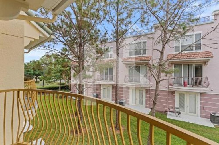 Luxury 3BR Condo at Vista Cay near Universal