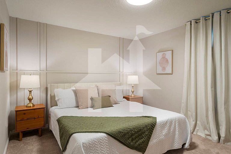 Vacation Home Near Disney, 8 bedrooms