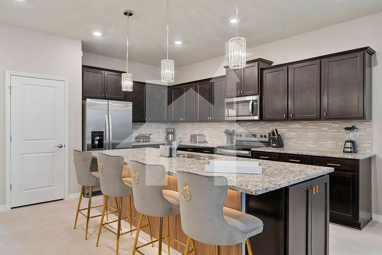 Vacation Home Near Disney, 8 bedrooms