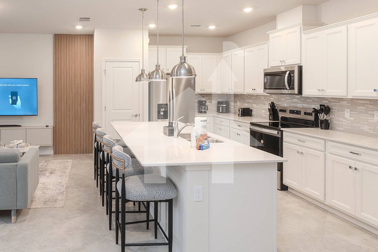 Vacation Home Near Disney, 5 bedrooms