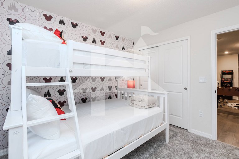 Vacation Home Near Disney, 5 bedrooms