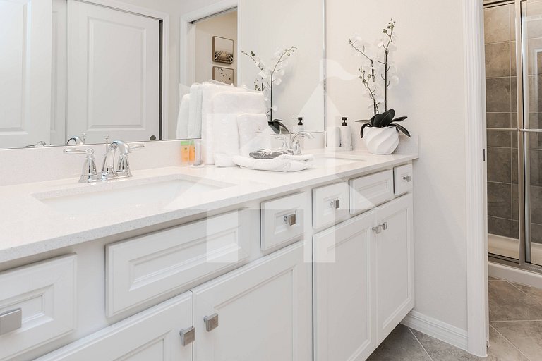 Vacation Home Near Disney, 5 bedrooms