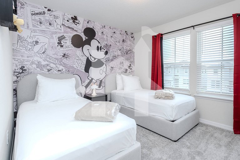 Vacation Home Near Disney, 5 bedrooms