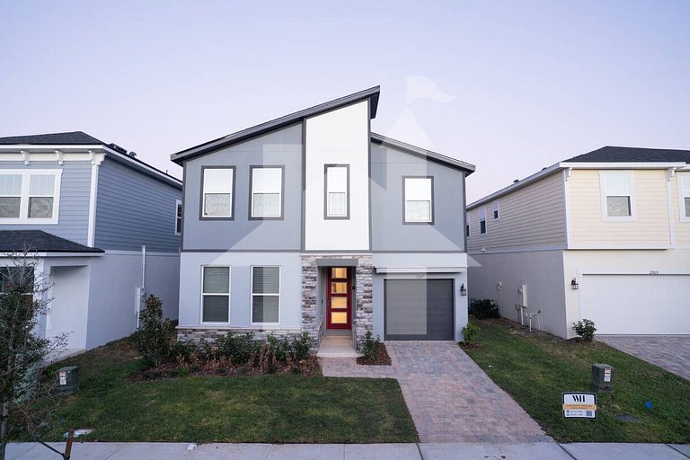 Vacation Home Near Disney, 8 bedrooms