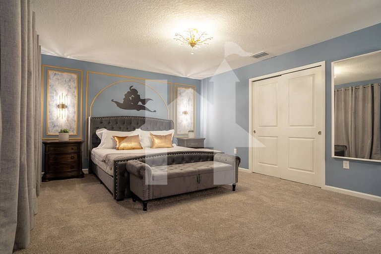 Vacation Home Near Disney, 8 bedrooms