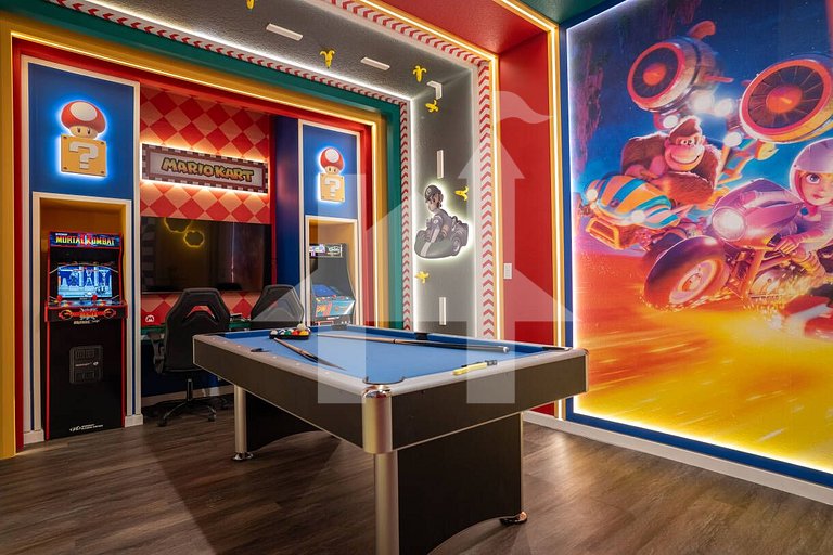 Vacation Home Near Disney, 8 bedrooms