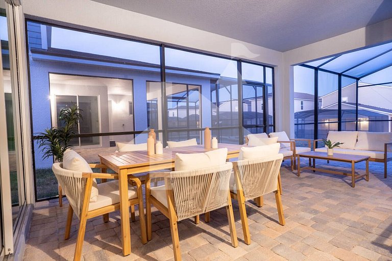 Vacation Home Near Disney, 8 bedrooms