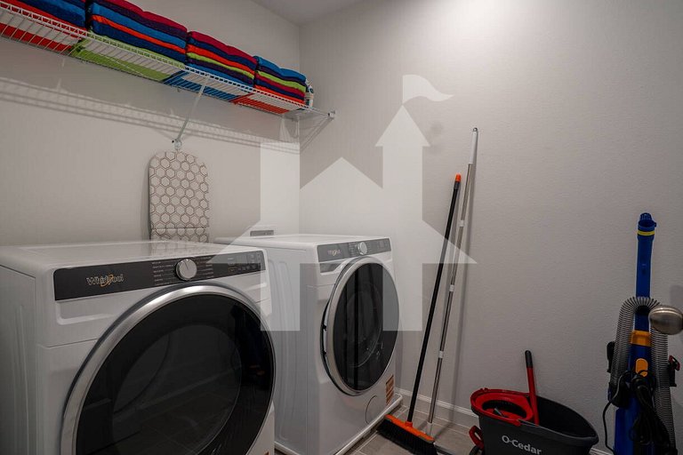 Vacation Home Near Disney, 8 bedrooms