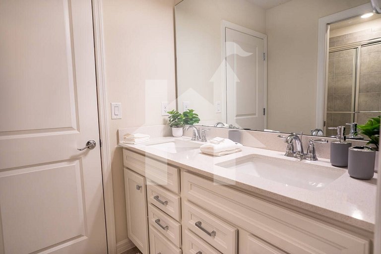 Vacation Home Near Disney, 10 bedrooms