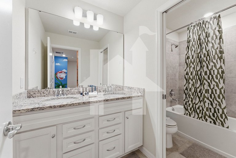 Vacation Home Near Disney, 5 bedrooms