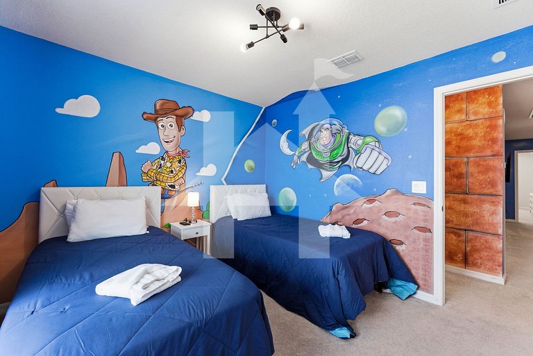 Vacation Home Near Disney, 5 bedrooms