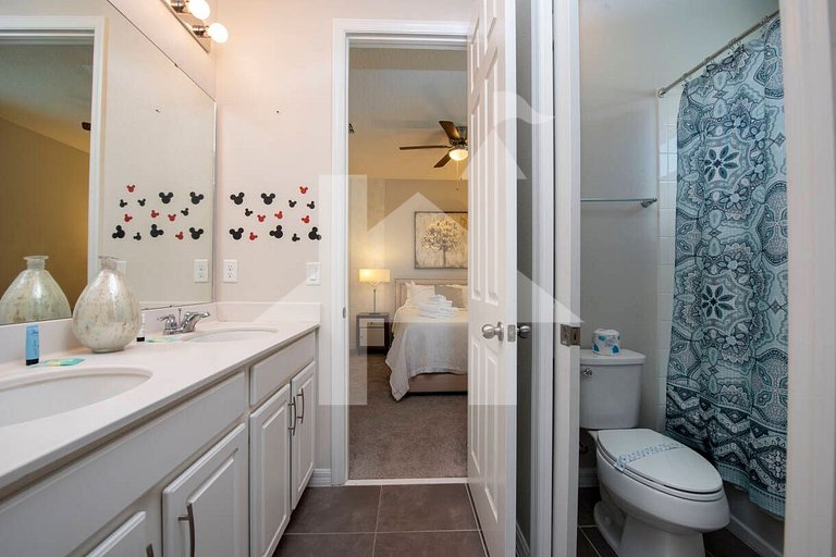 Vacation Home Near Disney, 9 bedrooms