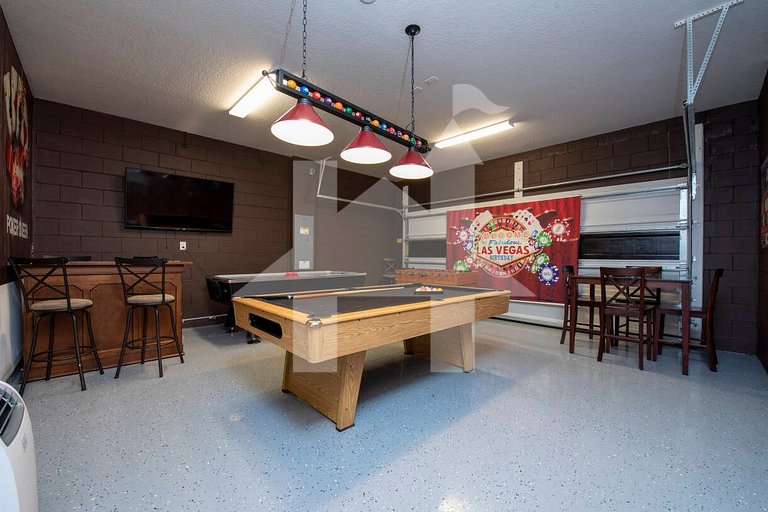 Vacation Home Near Disney, 9 bedrooms