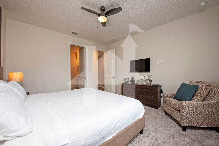 Vacation Home Near Disney, 9 bedrooms