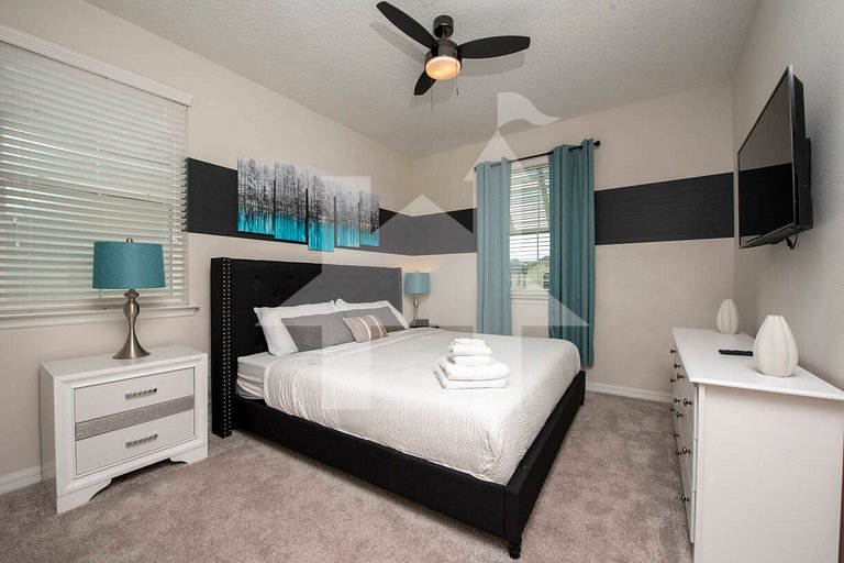 Vacation Home Near Disney, 9 bedrooms