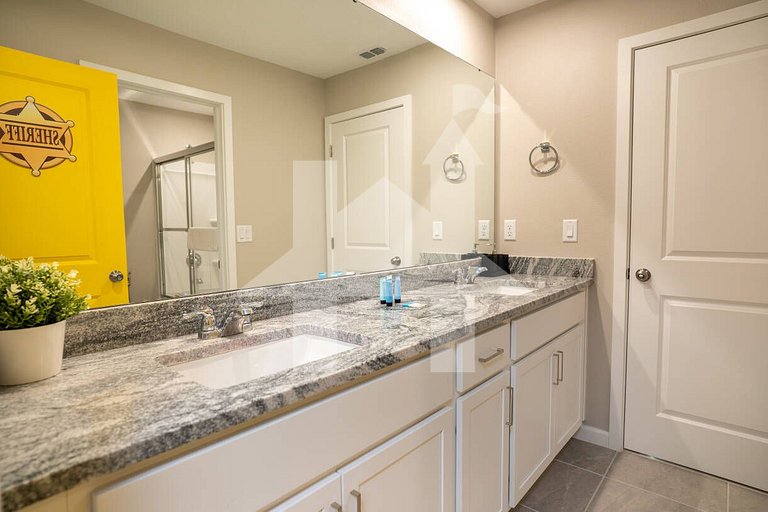 Vacation Home Near Disney, 7 bedrooms