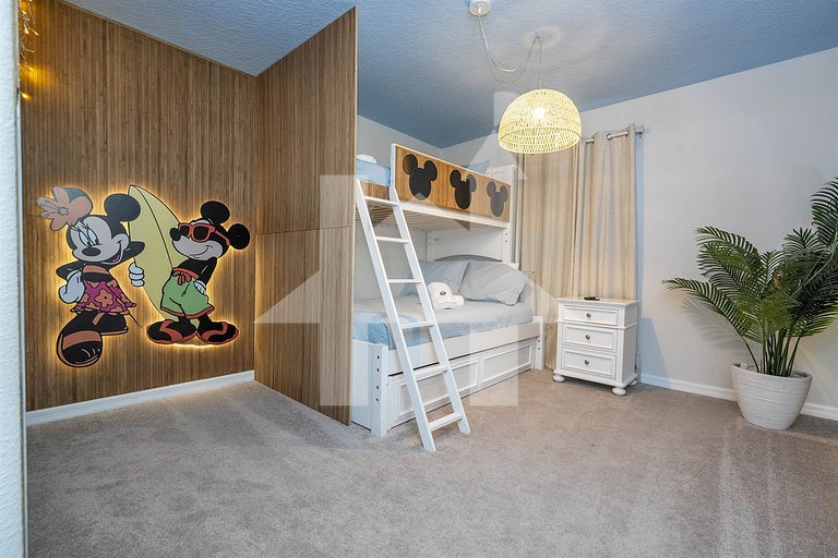Vacation Home Near Disney, 4 bedrooms
