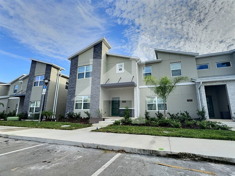 Vacation Home Near Disney, 5 bedrooms